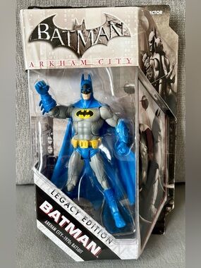 DC Universe BATMAN ARKHAM CITY LEGACY EDITION Figure Blue & Gray Batsuit Mattel